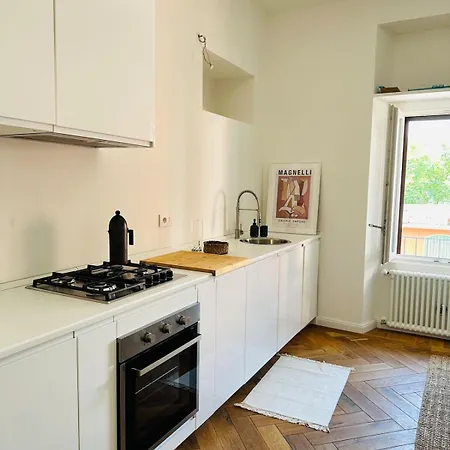Lakefront Design-apartment Appartement Germignaga